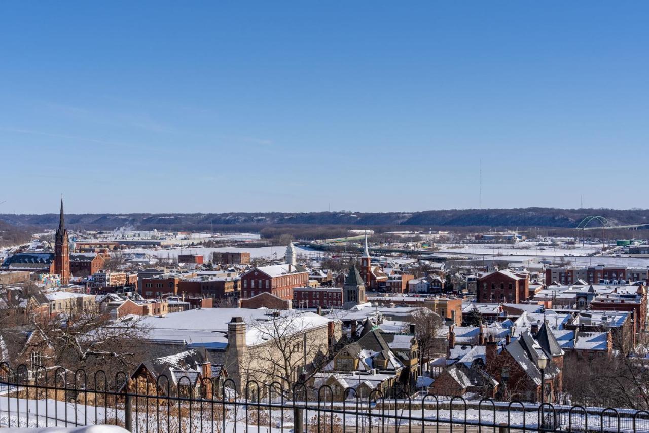 Dubuque'S Front Porch, Historic Charmer, Walk Downtown Exterior photo