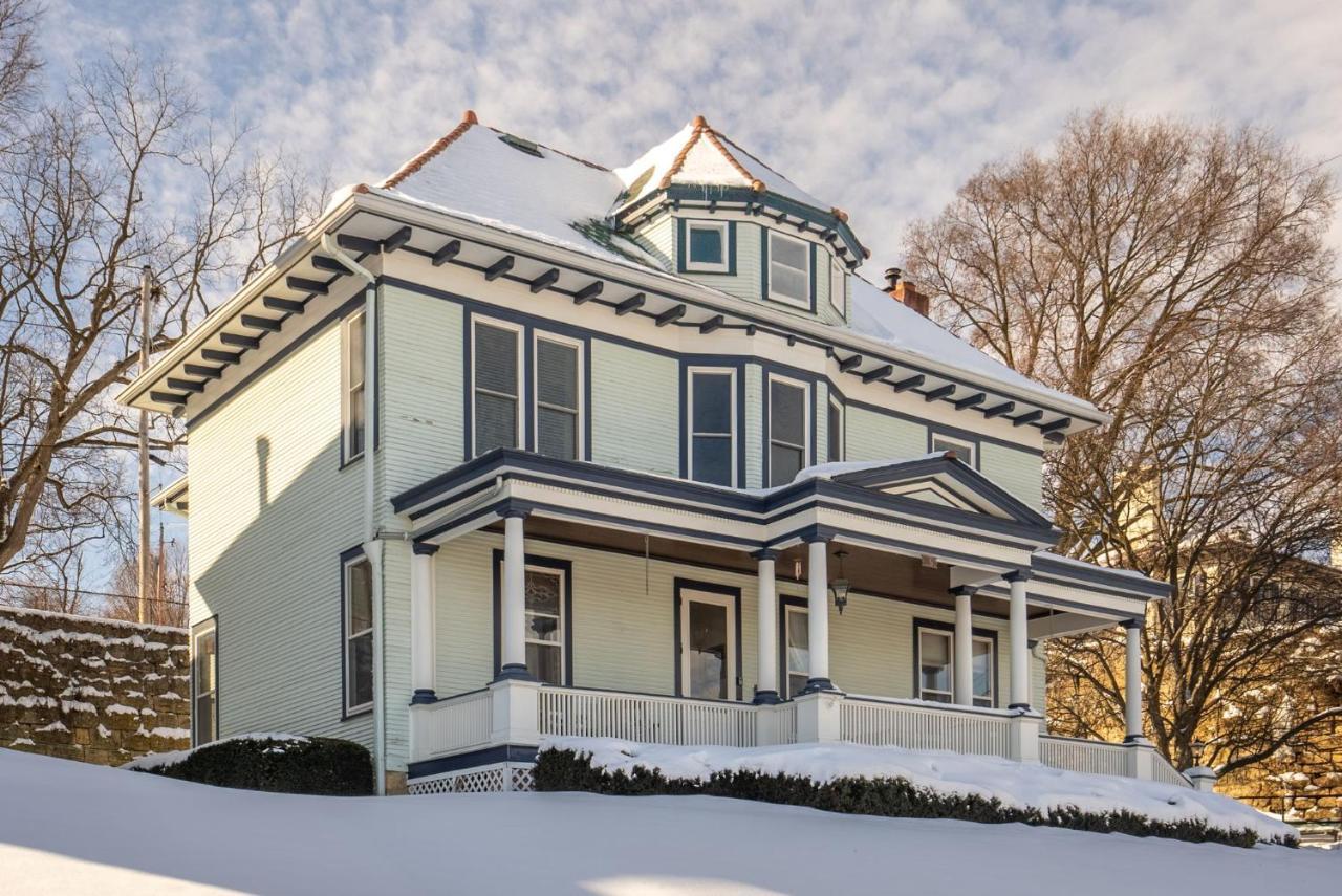 Dubuque'S Front Porch, Historic Charmer, Walk Downtown Exterior photo