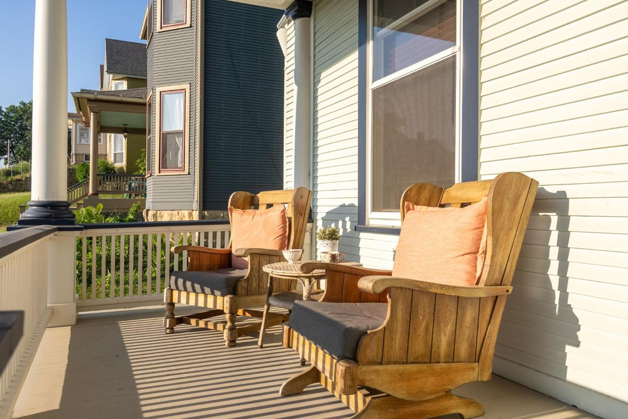 Dubuque'S Front Porch, Historic Charmer, Walk Downtown Exterior photo